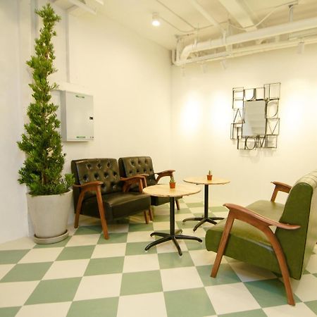 Folk Poshtel Asok Vandrehjem Bangkok Eksteriør billede