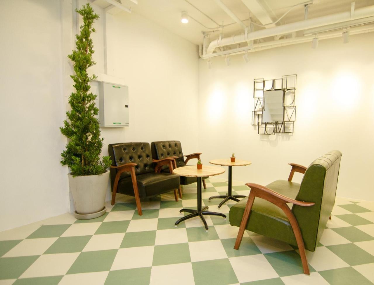 Folk Poshtel Asok Vandrehjem Bangkok Eksteriør billede