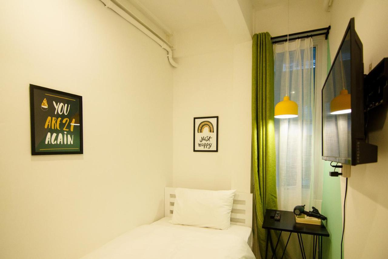 Folk Poshtel Asok Vandrehjem Bangkok Eksteriør billede