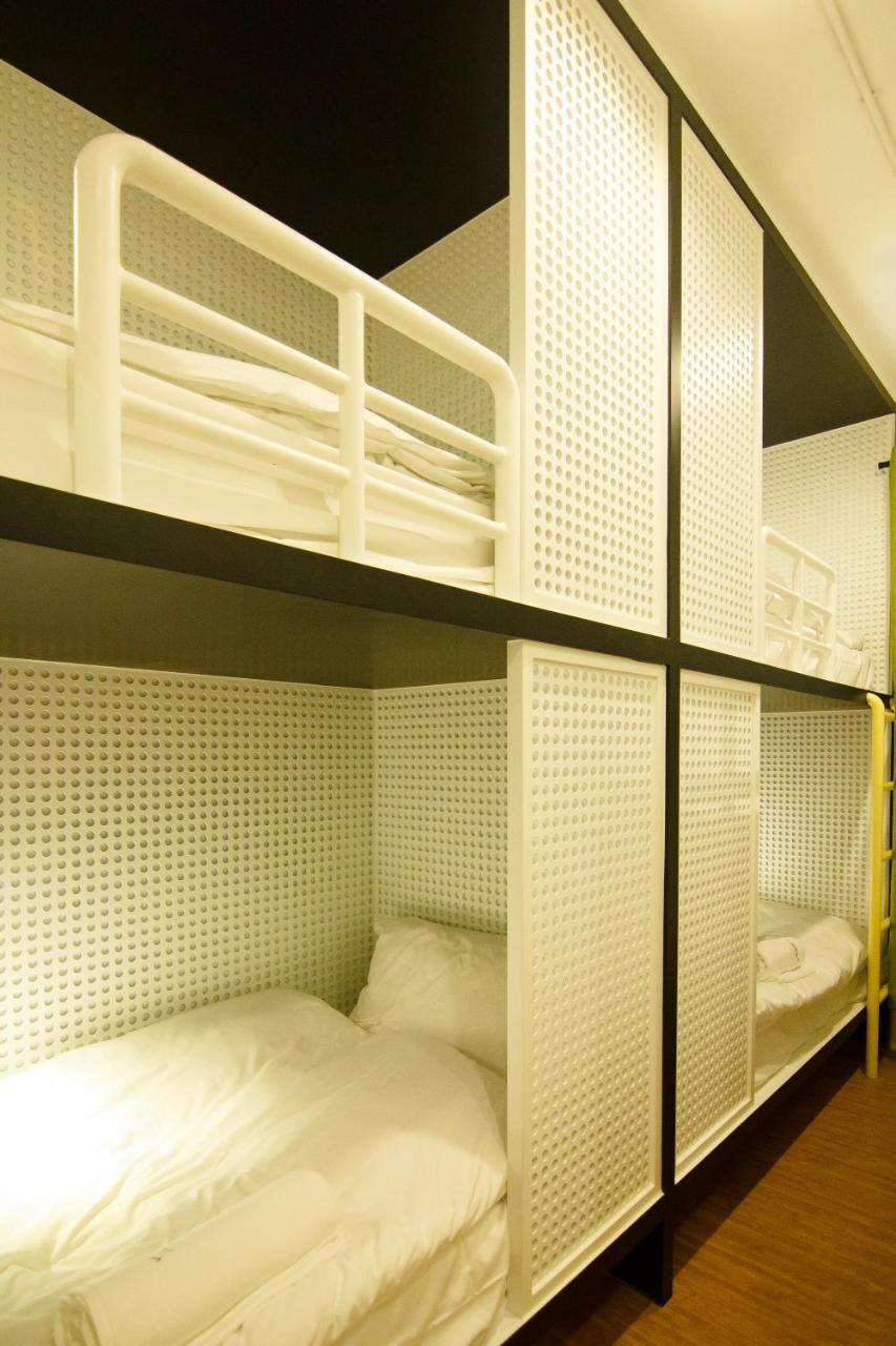 Folk Poshtel Asok Vandrehjem Bangkok Eksteriør billede