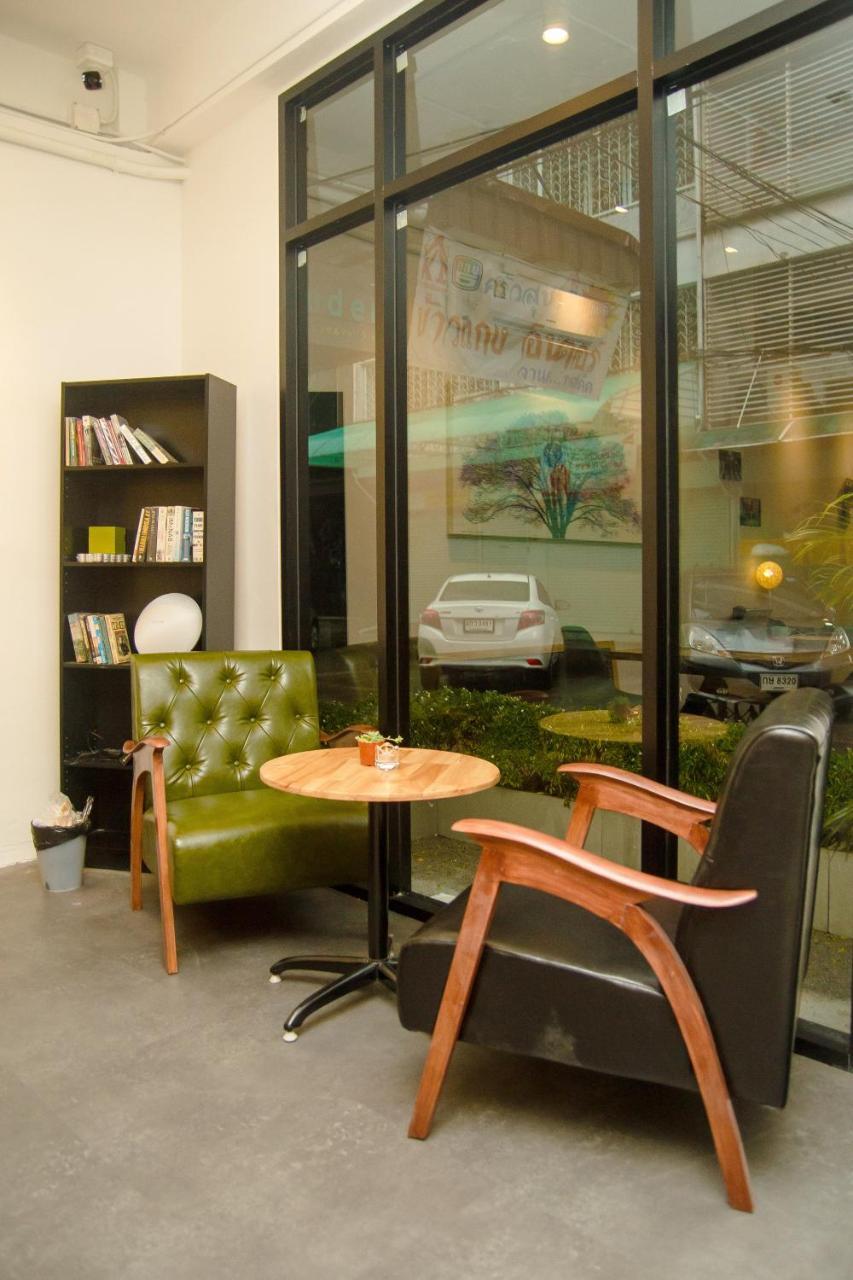 Folk Poshtel Asok Vandrehjem Bangkok Eksteriør billede