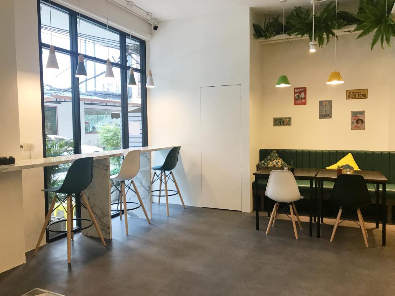 Folk Poshtel Asok Vandrehjem Bangkok Eksteriør billede